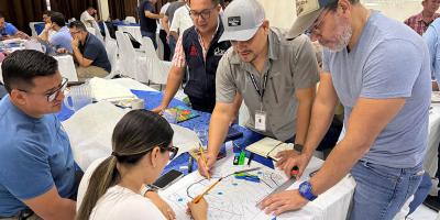 Mediciones e interpretación de mapas tema del segundo día del Taller Regional Keyline en Zacapa