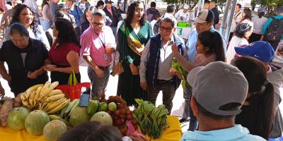 Dinamizan los mercados locales y benefician a familias de San Marcos