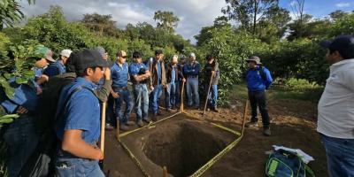 Prácticas en muestreo de suelos fortalece capacidades técnicas de estudiantes de la ENCA  Escuela Nacional Central de Agricultura (ENCA), en Villa Nuev