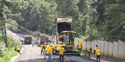 Continúa el mejoramiento de la carretera entre Chichavac y Paquip