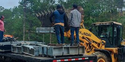 Continúan trabajos para instalar puente modular en Santa Bárbara en Baja Verapaz