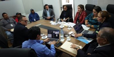 Acercan orientación y trámites a transportistas turísticos de Sololá