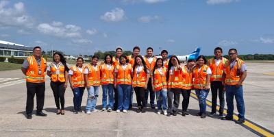 Aeropuerto Mundo Maya inspira a la juventud a soñar con un futuro en las alturas