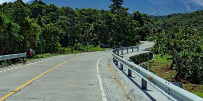 Nueva carretera mejora la vida de comunidades de San Pedro Yepocapa 
