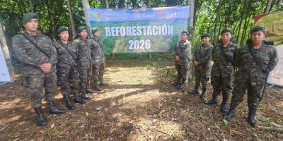 Cuarta Brigada impulsa jornadas de reforestación con la siembra de 7,000 árboles en Suchitepéquez y Retalhuleu