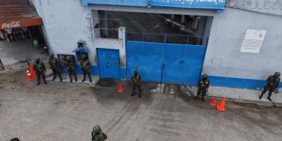 Requisa interinstitucional permite localizar objetos ilícitos en el Centro de Detención “Los Jocotes”, Zacapa