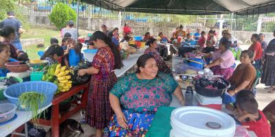 Feria del Agricultor abre espacios de comercialización para productores de Sayaxché