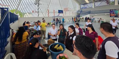 En Granados impulsan y dinamizan la economía local con la Feria del Agricultor