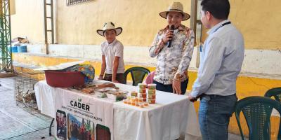 Jóvenes de Huehuetenango impulsan proyectos productivos y liderazgo comercial en feria agrícola