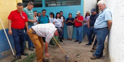 Los huertos escolares promueven aprendizaje y alimentación saludable