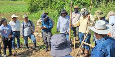 Prácticas en campo marcan segunda jornada de Talleres Regionales Keyline en Suchitepéquez