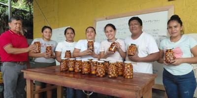 Productores de Suchitepéquez innovan el procesamiento de nance