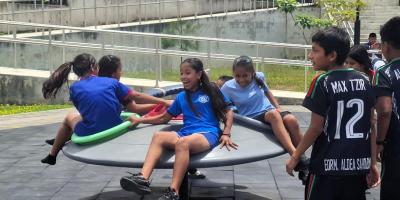 Niños y jovenes disfrutan de una “Mañana Deportiva” en el Parque de la Paz, Cobán 
