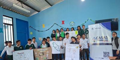 Estudiantes del Instituto Nacional de Educación Básica (INEB) de la aldea Chamil exploraron la cocina tradicional como una expresión de identidad cultural y transmisión de saberes durante un taller promovido por la Casa de Desarrollo Cultural de Cobán, Alta Verapaz.