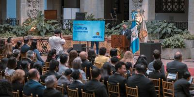 En un esfuerzo por promover la transparencia y celebrar el impacto del arte en la sociedad, el Aporte para la Descentralización Cultural (ADESCA) presentó oficialmente su Memoria de Labores correspondiente al año 2025, este 14 de agosto en el Patio de la Vida del Palacio Nacional de la Cultura.