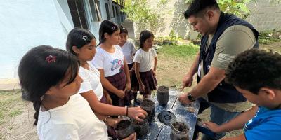 Los huertos escolares promueven aprendizaje y alimentación saludable