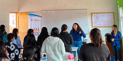 Mintrab brinda de orientación laboral a 237 jóvenes