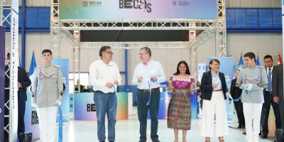 Momento de la inauguración de la Feria Nacional de Becas