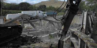 Inicia demolición del puente Güijo para avanzar hacia instalación del puente modular