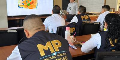 Personal del MP en el Aeropuerto La Aurora fortalece el uso de equipos de Rayos X con apoyo de AVSEC