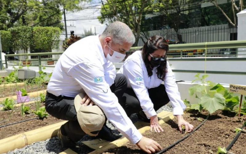 Embajandor de Israel y Ministra de Educación 