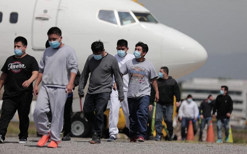 Retornados son recibidos con dignidad