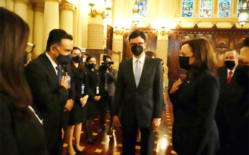 mario rojas espino ministro de ambiente y recursos naturales kamala harris