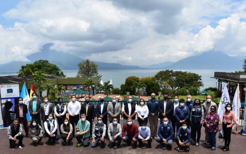 Equipo de Copresam con diferentes instituciones