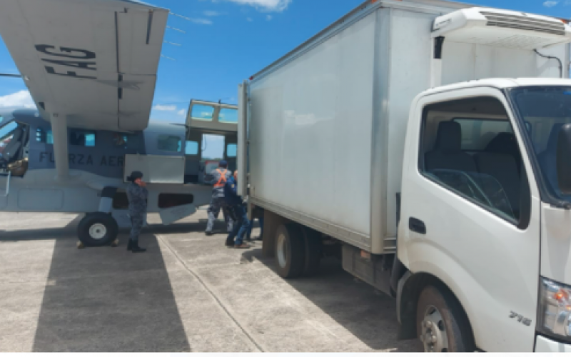 Fuerza Aérea Guatemalteca trasladó 50 mil dosis de vacunas contra el Coronavirus, COVID-19 a Huehuetenango
