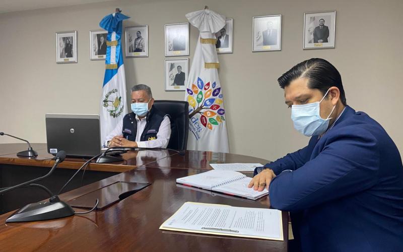 Ministro Raúl Romero en reunión para mejorar el gasto social