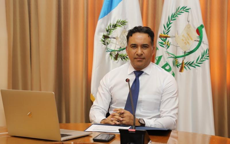 Ministro de Ambiente y Recursos Naturales, Mario Rojas Espino