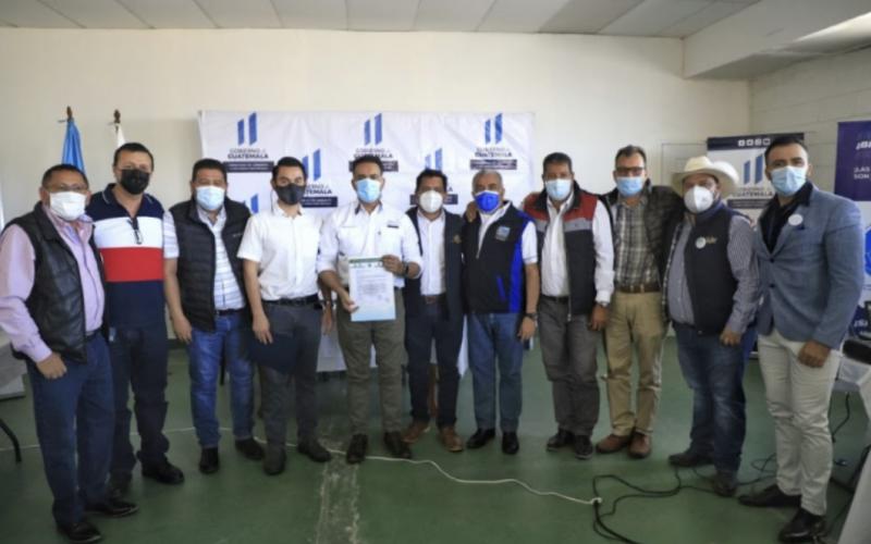 El ministro de Ambiente y Recursos Naturales, Mario Rojas Espino, se reunió hoy con los alcaldes de la Mancomunidad de Municipios del Cono Sur de Jutiapa