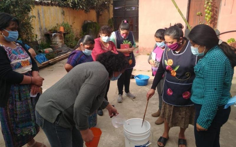 El Programa Mejoramiento de las Condiciones Socioeconómicas de la Mujer de SOSEP, apoya a Unidades Productivas con capacitaciones y asesoría comercial.
