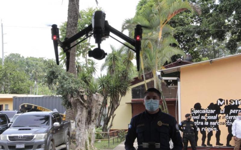 Policías antinarcóticos son capacitados en el uso de drones, para la búsqueda y localización de ilícitos