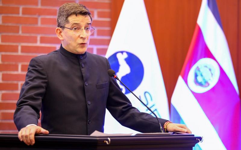 El salvadoreño Francisco A. Lima Mena tomo posesión como nuevo Secretario General de SIECA.