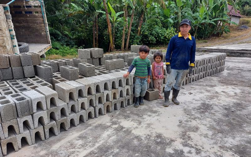 Familias de Camotán reciben de materiales de construcción por parte de UDEDIPO