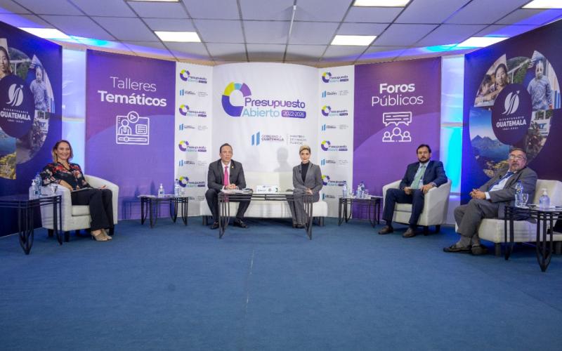 Carmen Salguero, Alvaro González Ricci, María René Pérez, José Flamenco y Francisco Coma, durante el evento.