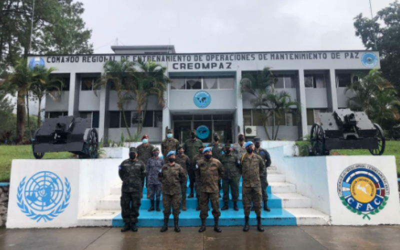 Oficiales nacionales y extranjeros se capacitan en apoyo logístico y administración de misiones de paz de las Naciones Unidas