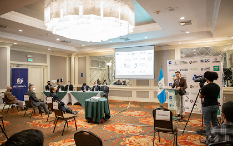 Ministro de Ambiente y Recursos Naturales, Mario Rojas Espino, inaugura el Congreso Nacional de Cambio Climático