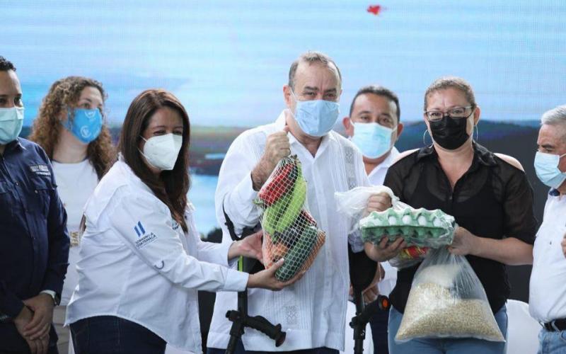 Presidente y Ministra de Educación inician 5ª Entrega de Alimentación Escolar