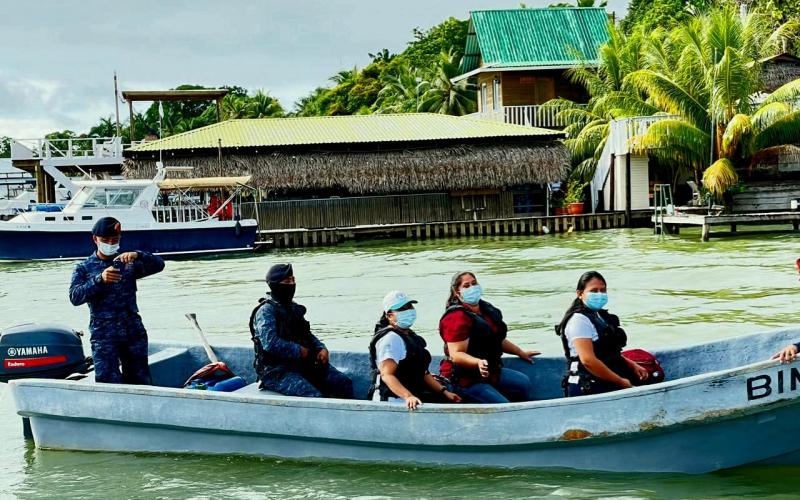 Transporte marítimo y fluvial de vacunas a comunidades