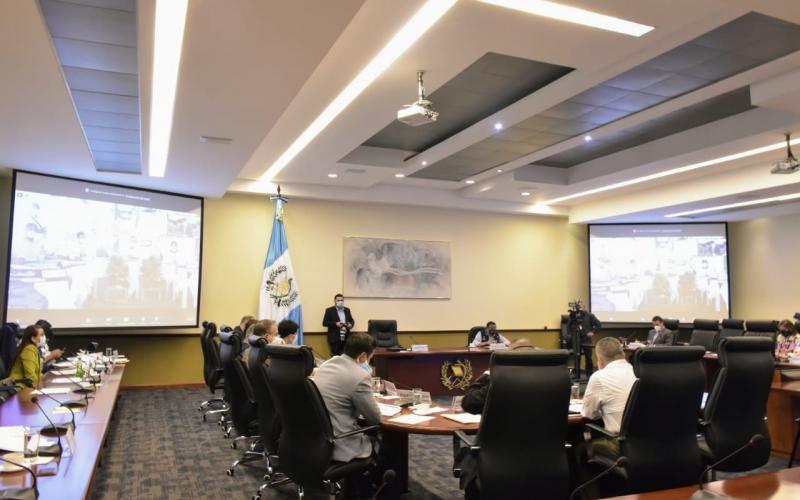 Encuentro virtual entre Gobierno Central y autoridades locales de Retalhuleu y Sacatepéquez