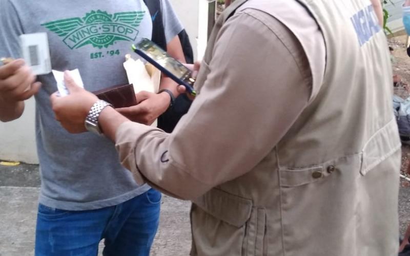 Migración brinda atención y asistencia a personas que están llegando al puesto fronterizo de El Ceibo 