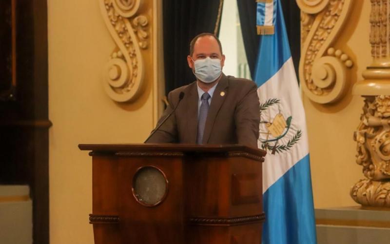 Conferencia de prensa sobre estadísticas e importancia del mantenimiento de la infraestructura vial del país