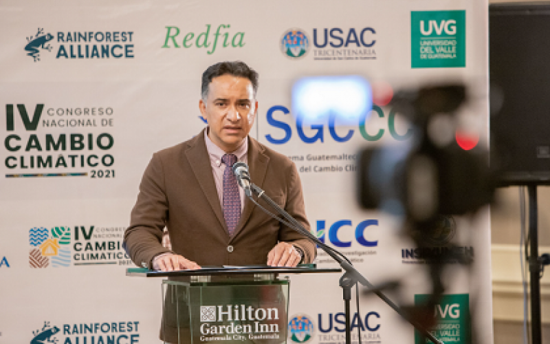 Ministro de Ambiente y Recursos Naturales, Mario Rojas Espino