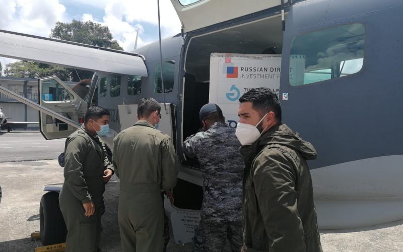 Fuerza Aérea Guatemalteca trasladó de vacunas contra el COVID-19 y otras enfermedades hacia Huehuetenango