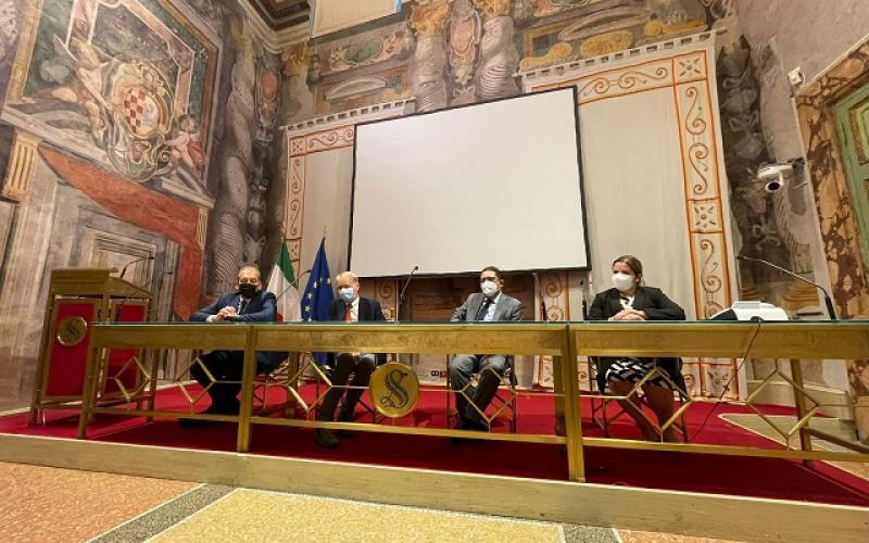 Reunión en Italia con vicecanciller de Guatemala