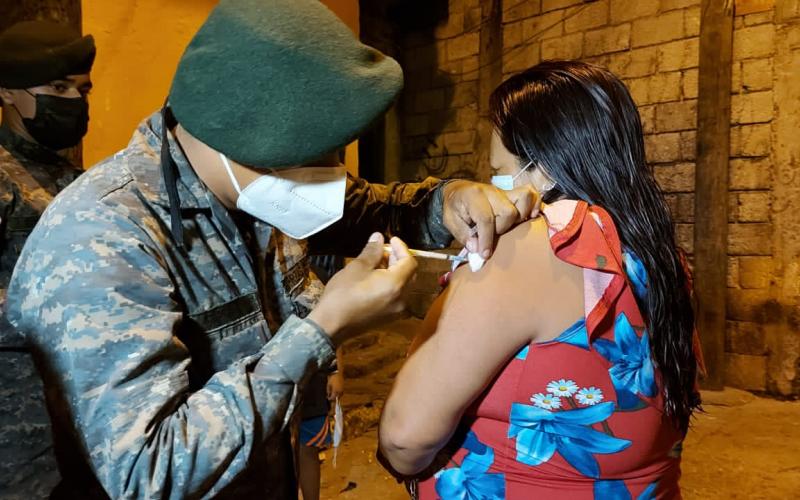 Brigadas Móviles de Vacunación visitaron el asentamiento La Limonada en la zona 5 