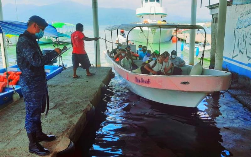 Apoyo al  puesto de control epidemiológico ubicado en el muelle municipal de Puerto Barrios, Izabal