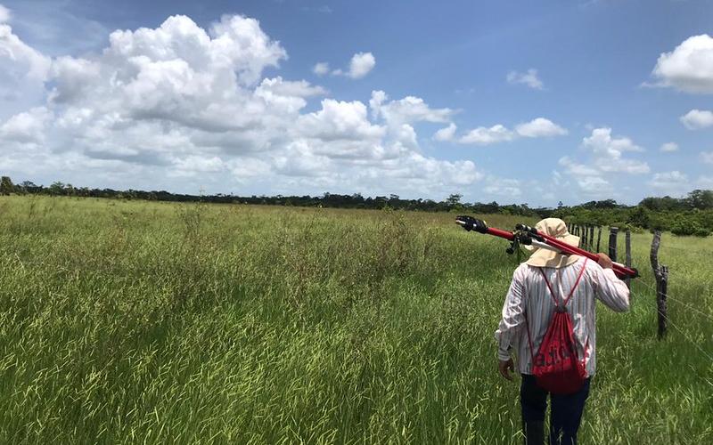 FONTIERRAS realiza estudios técnicos en fincas ubicadas en La Libertad